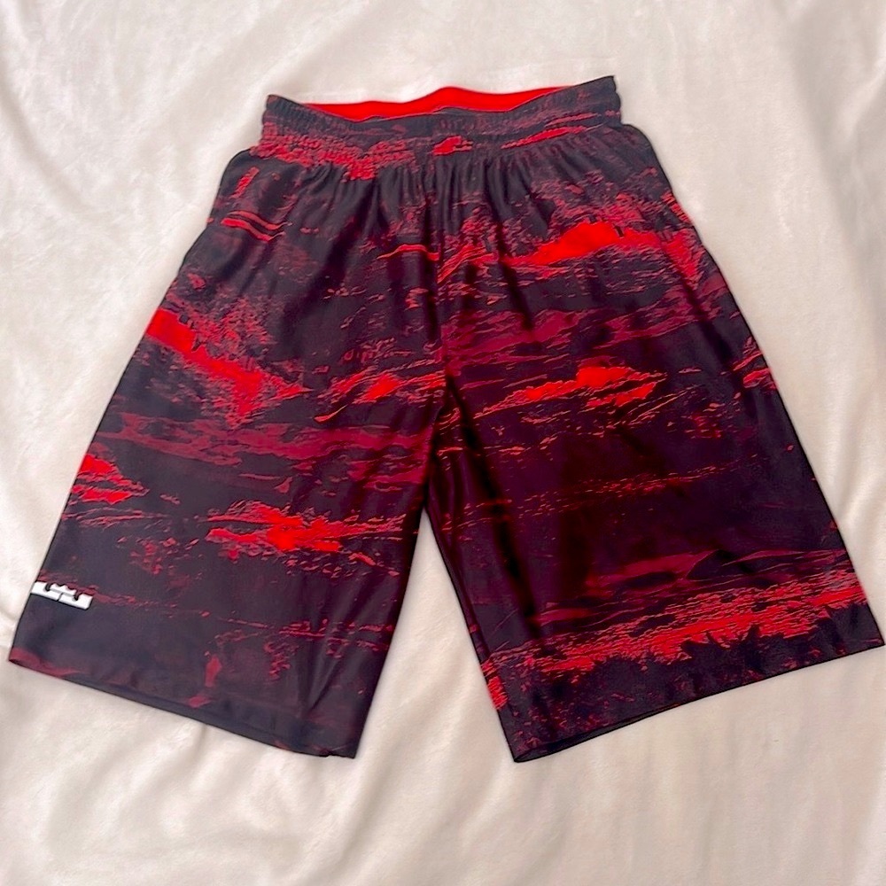 NIKE LEBRON DRI-FIT PRINTED BASKETBALL SHORTS BLACK RED